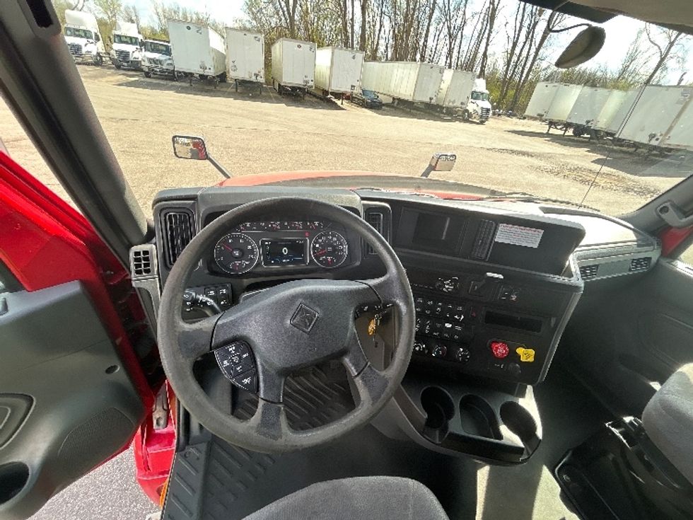 Sleeper Tractor-Heavy Duty Tractors-International-2019-LT625-Lansing-MI-537,330\n\t\tmiles-$ 40,000 - Image 11