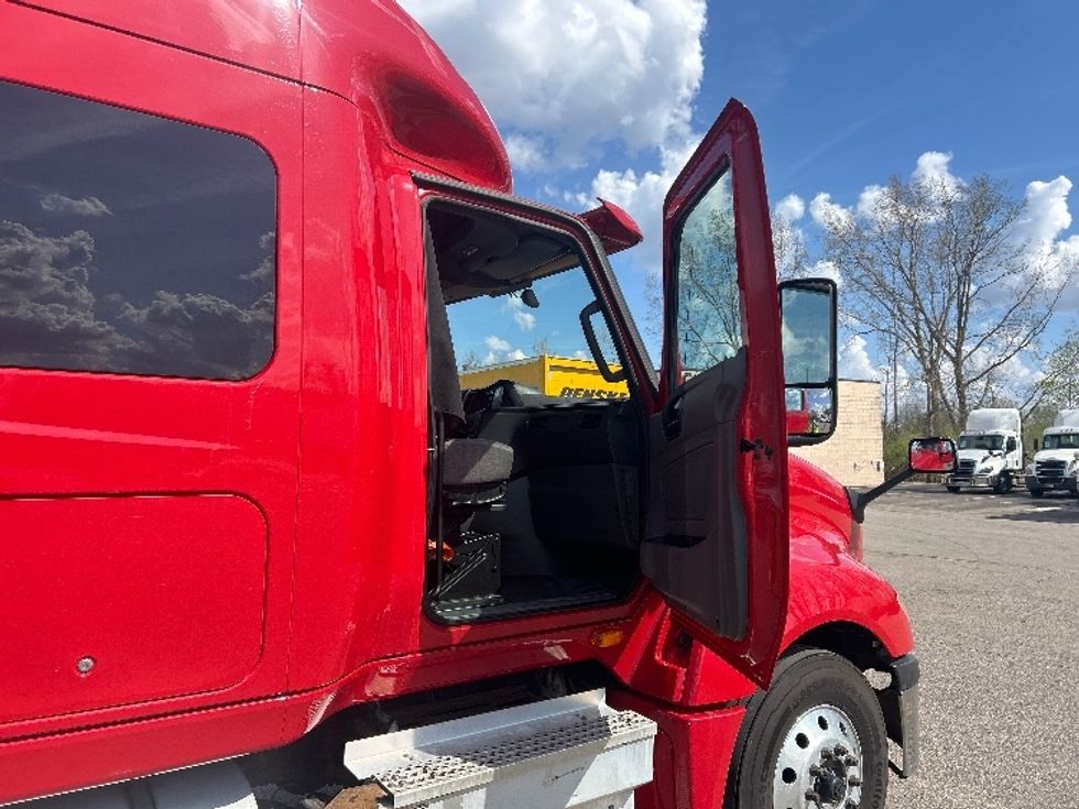 Sleeper Tractor-Heavy Duty Tractors-International-2019-LT625-Lansing-MI-537,330\n\t\tmiles-$ 40,000 - Image 12