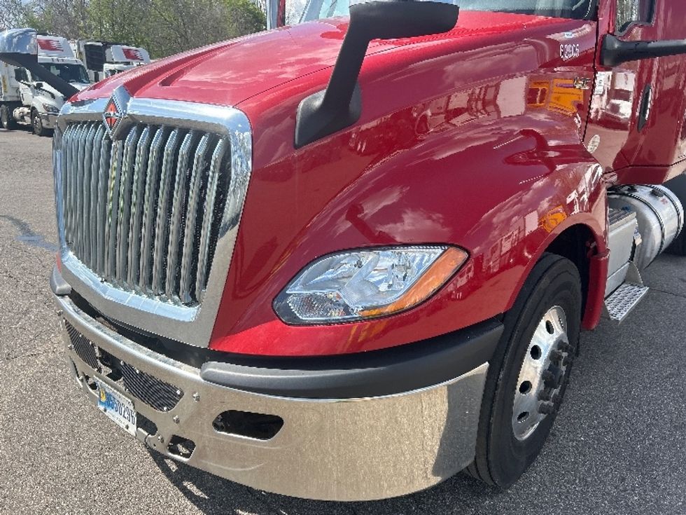 Sleeper Tractor-Heavy Duty Tractors-International-2019-LT625-Lansing-MI-537,330\n\t\tmiles-$ 40,000 - Image 19