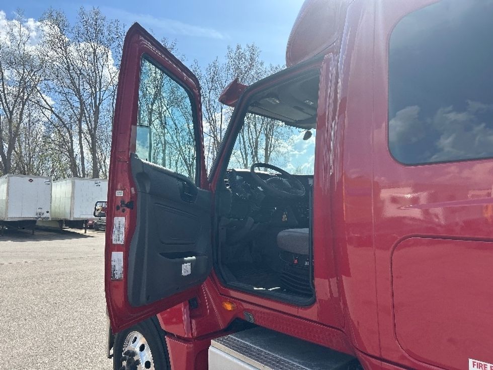 Sleeper Tractor-Heavy Duty Tractors-International-2019-LT625-Lansing-MI-537,330\n\t\tmiles-$ 40,000 - Image 9