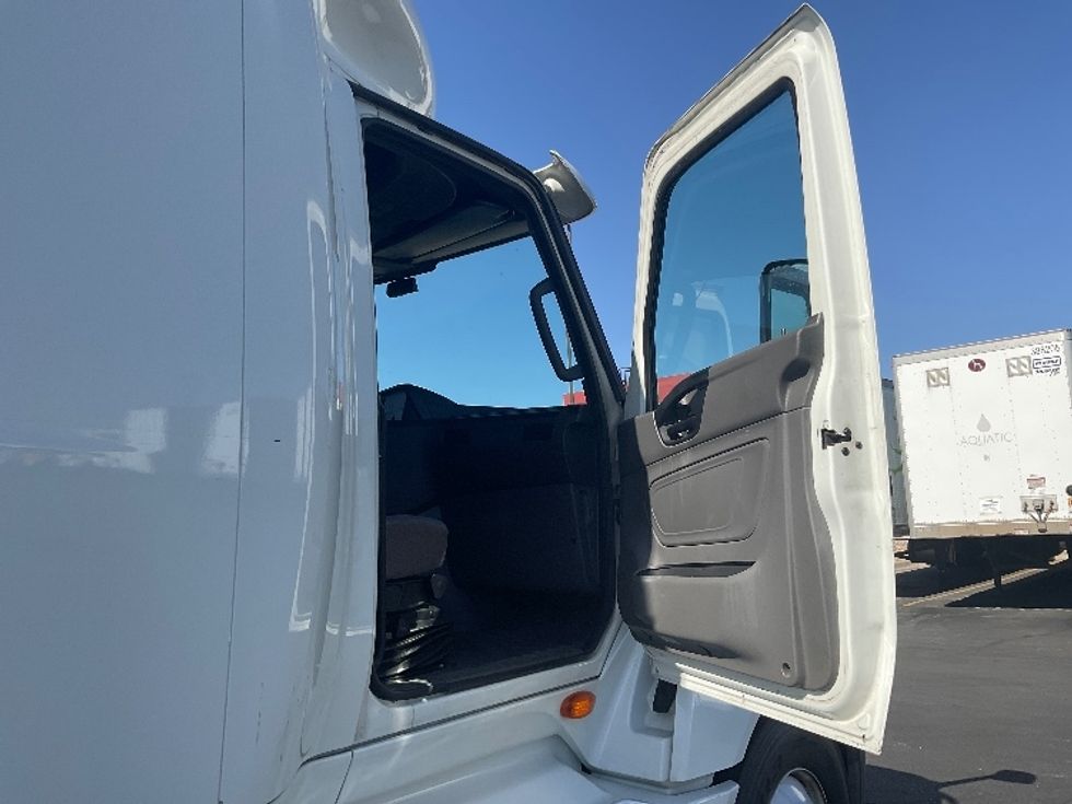 Sleeper Tractor-Heavy Duty Tractors-International-2019-LT625-Las Vegas-NV-456,146\n\t\tmiles-$ 47,000 - Image 13