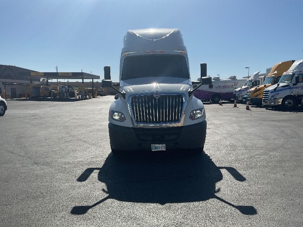 Sleeper Tractor-Heavy Duty Tractors-International-2019-LT625-Las Vegas-NV-456,146\n\t\tmiles-$ 47,000 - Image 2