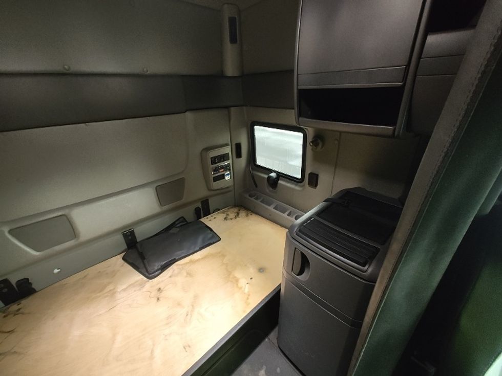 Sleeper Tractor-Heavy Duty Tractors-International-2019-LT625-Liverpool-NY-500,282\n\t\tmiles-$ 43,750 - Image 18