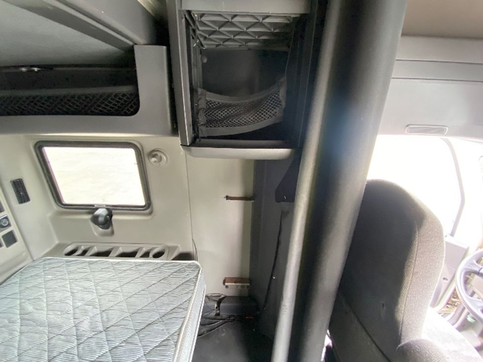 Sleeper Tractor-Heavy Duty Tractors-International-2019-LT625-Martinsville-VA-470,569\n\t\tmiles-$ 45,750 - Image 18