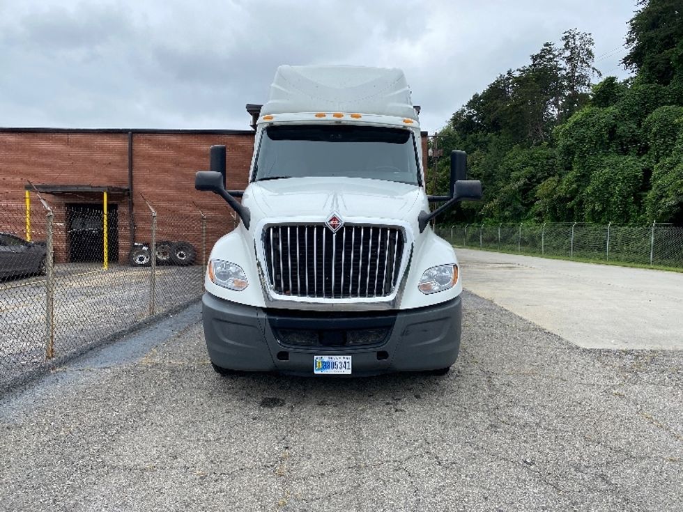 Sleeper Tractor-Heavy Duty Tractors-International-2019-LT625-Martinsville-VA-470,569\n\t\tmiles-$ 45,750 - Image 2