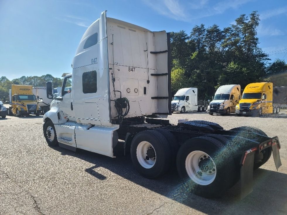 Sleeper Tractor-Heavy Duty Tractors-International-2019-LT625-Martinsville-VA-470,569\n\t\tmiles-$ 45,750 - Image 5