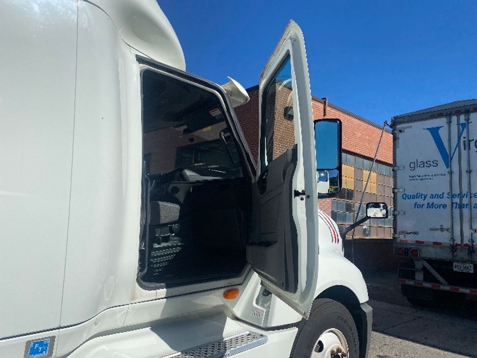 Sleeper Tractor-Heavy Duty Tractors-International-2019-LT625-Martinsville-VA-497,398\n\t\tmiles-$ 44,250 - Image 12