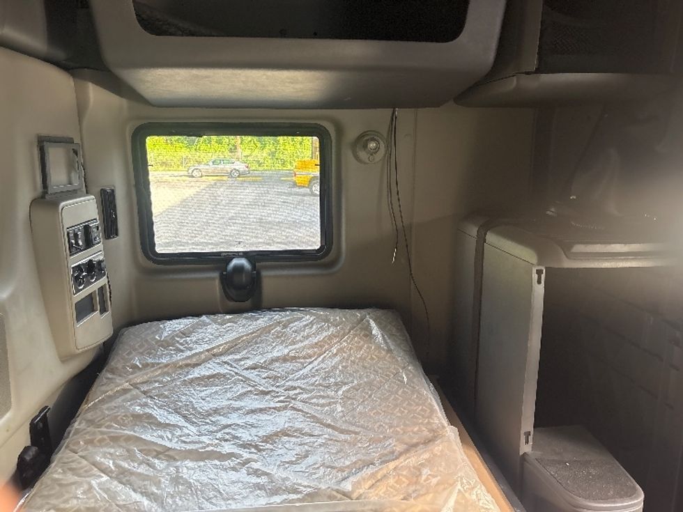 Sleeper Tractor-Heavy Duty Tractors-International-2019-LT625-Martinsville-VA-508,751\n\t\tmiles-$ 43,500 - Image 18