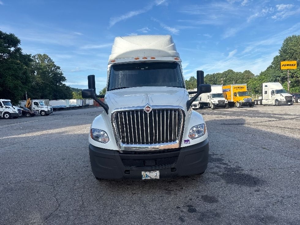 2019 International LT625 LT photo 2