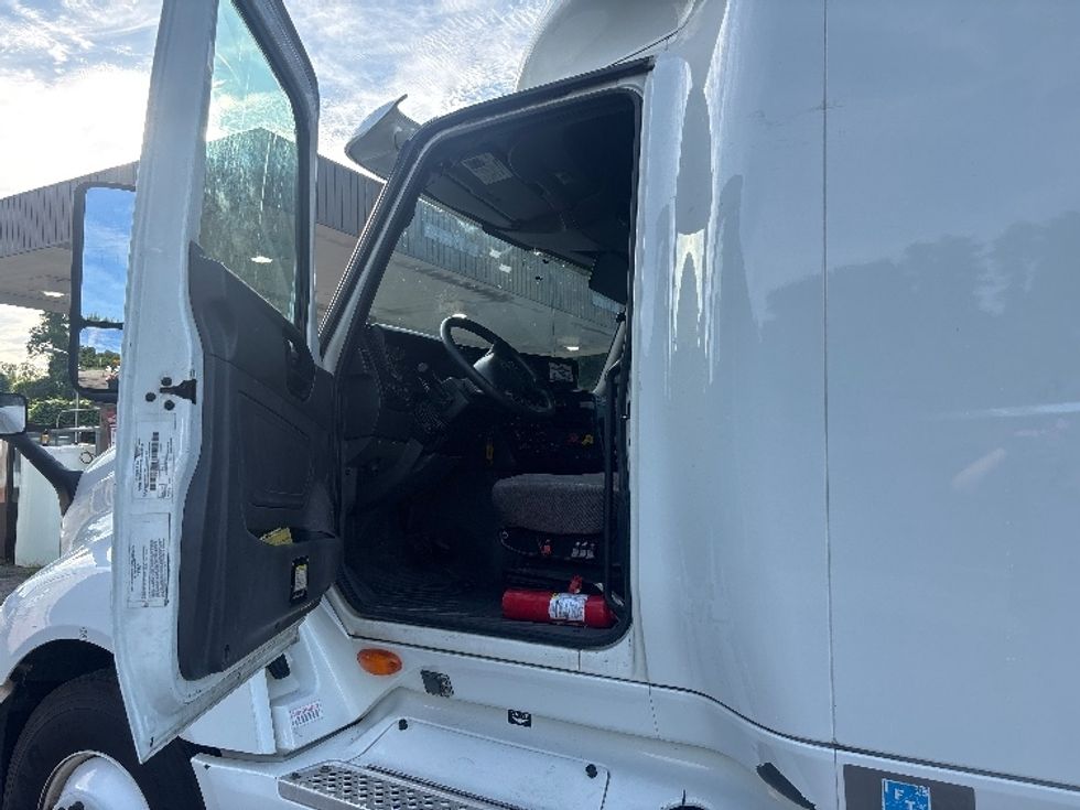 Sleeper Tractor-Heavy Duty Tractors-International-2019-LT625-Martinsville-VA-508,751\n\t\tmiles-$ 43,500 - Image 9