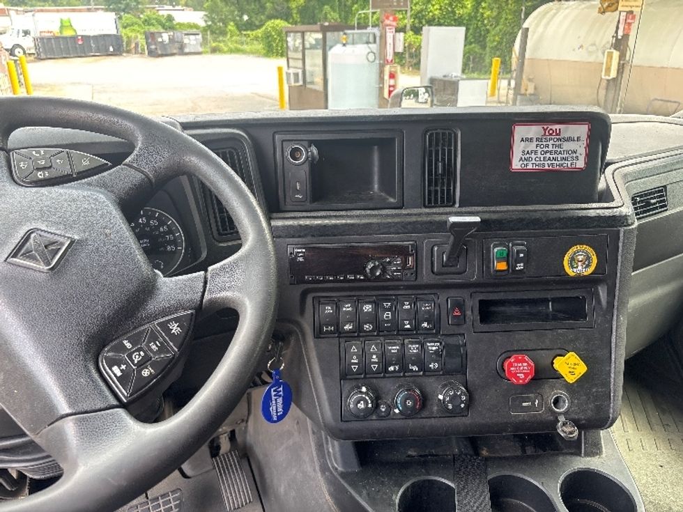 Sleeper Tractor-Heavy Duty Tractors-International-2019-LT625-Martinsville-VA-516,193\n\t\tmiles-$ 43,250 - Image 11