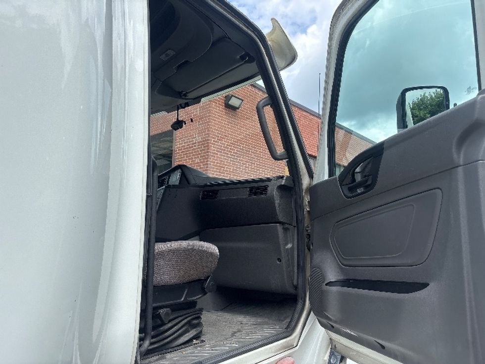 Sleeper Tractor-Heavy Duty Tractors-International-2019-LT625-Martinsville-VA-516,193\n\t\tmiles-$ 43,250 - Image 13