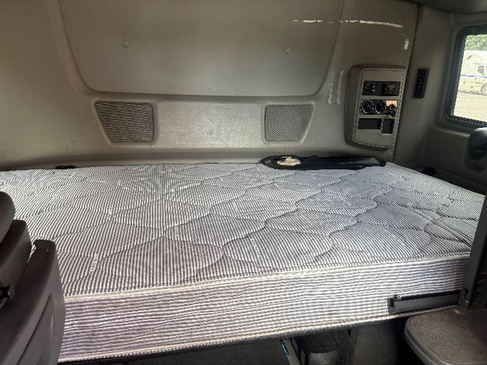 Sleeper Tractor-Heavy Duty Tractors-International-2019-LT625-Martinsville-VA-516,193\n\t\tmiles-$ 43,250 - Image 17