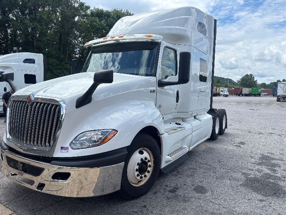 2019 International LT625 LT photo 3