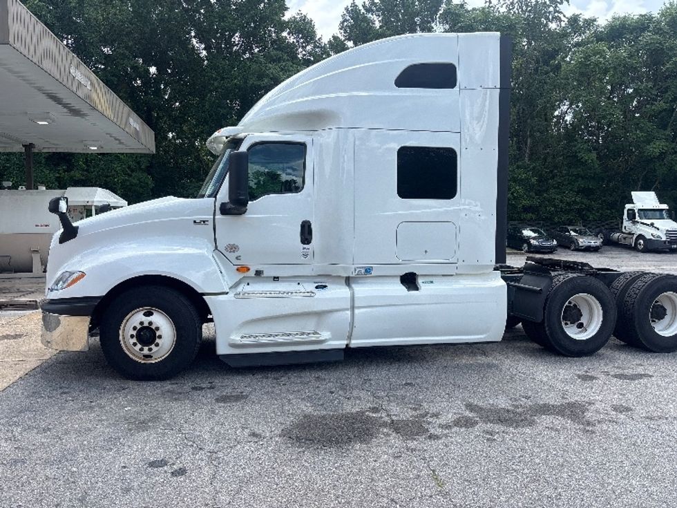 2019 International LT625 LT photo 4