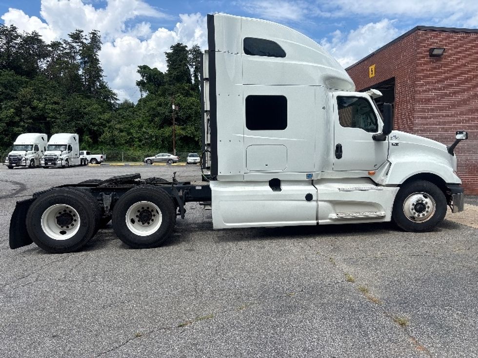 Sleeper Tractor-Heavy Duty Tractors-International-2019-LT625-Martinsville-VA-516,193\n\t\tmiles-$ 43,250 - Image 8