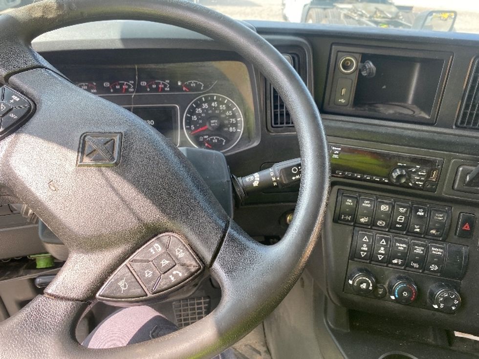 Sleeper Tractor-Heavy Duty Tractors-International-2019-LT625-Martinsville-VA-626,325\n\t\tmiles-$ 36,750 - Image 11