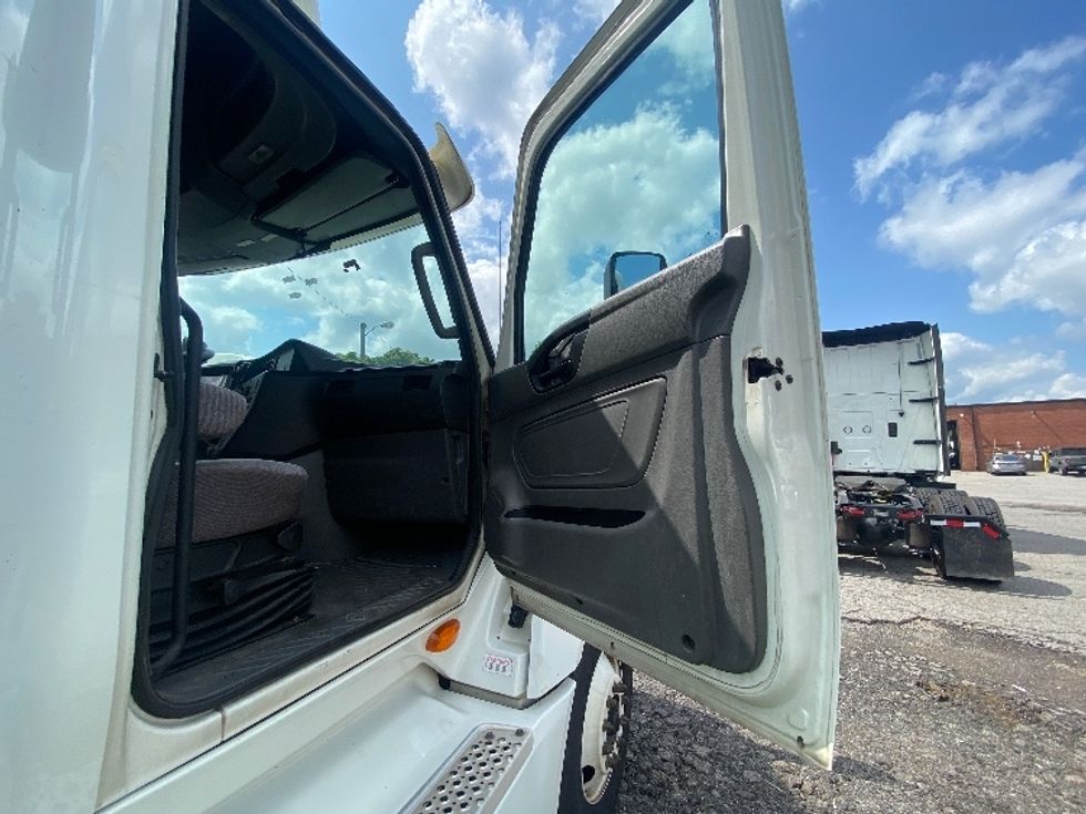 Sleeper Tractor-Heavy Duty Tractors-International-2019-LT625-Martinsville-VA-626,325\n\t\tmiles-$ 36,750 - Image 13