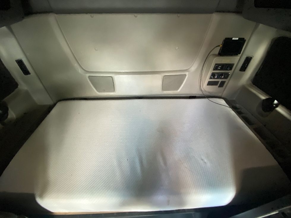 Sleeper Tractor-Heavy Duty Tractors-International-2019-LT625-Martinsville-VA-626,325\n\t\tmiles-$ 36,750 - Image 17