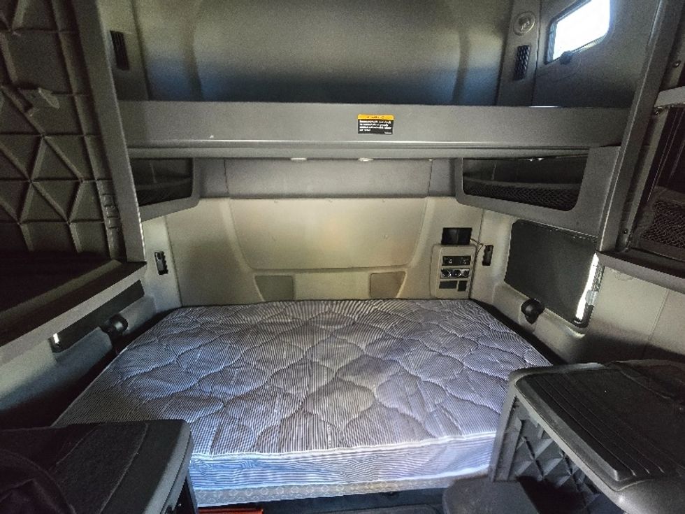 Sleeper Tractor-Heavy Duty Tractors-International-2019-LT625-Martinsville-VA-627,962\n\t\tmiles-$ 34,750 - Image 16