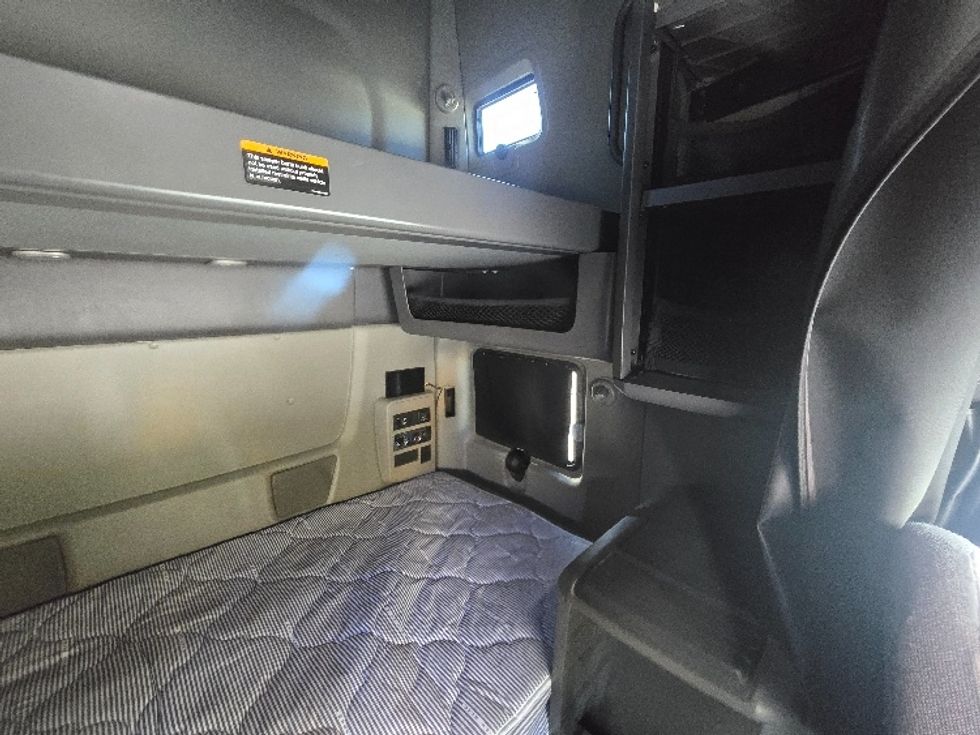 Sleeper Tractor-Heavy Duty Tractors-International-2019-LT625-Martinsville-VA-627,962\n\t\tmiles-$ 34,750 - Image 18