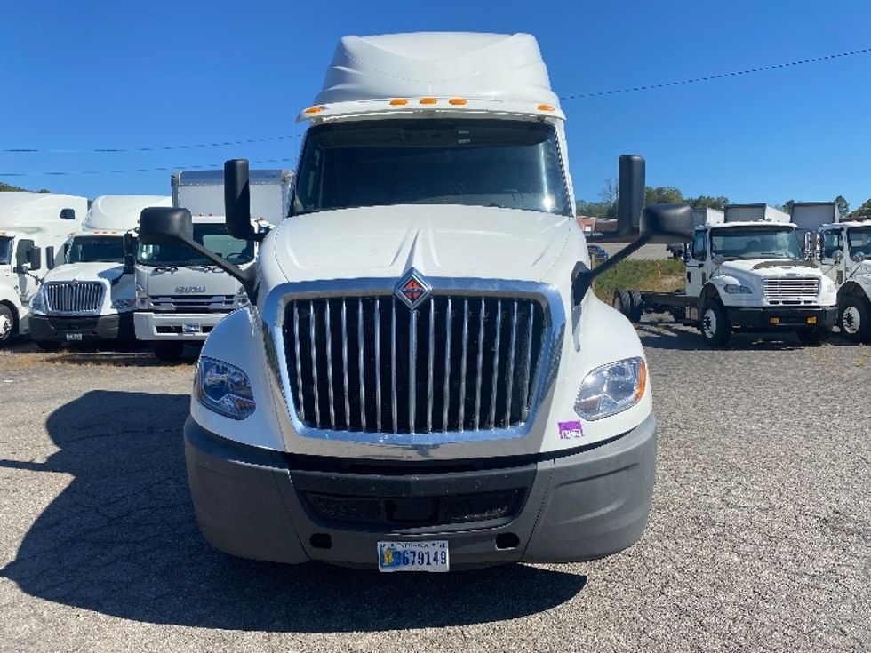 Sleeper Tractor-Heavy Duty Tractors-International-2019-LT625-Martinsville-VA-638,818\n\t\tmiles-$ 35,250 - Image 2