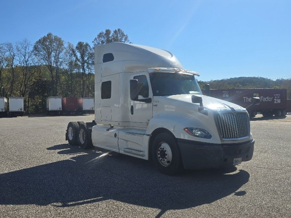 Sleeper Tractor-Heavy Duty Tractors-International-2019-LT625-Martinsville-VA-650,260\n\t\tmiles-$ 32,500 - Image 1