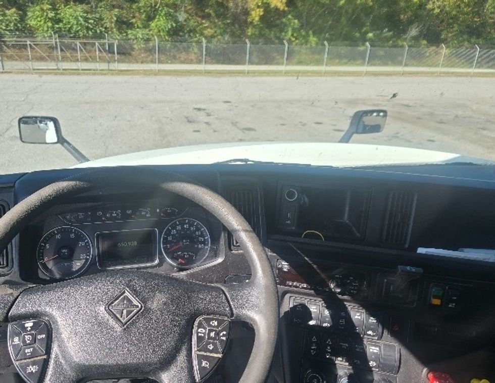 Sleeper Tractor-Heavy Duty Tractors-International-2019-LT625-Martinsville-VA-650,260\n\t\tmiles-$ 32,500 - Image 11