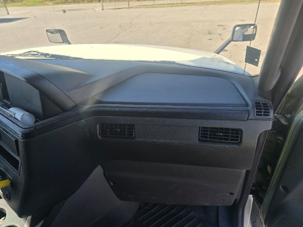 Sleeper Tractor-Heavy Duty Tractors-International-2019-LT625-Martinsville-VA-650,260\n\t\tmiles-$ 32,500 - Image 14