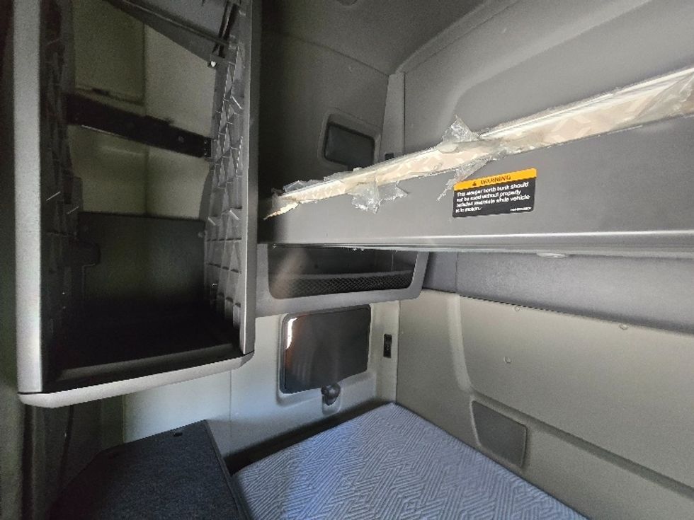 Sleeper Tractor-Heavy Duty Tractors-International-2019-LT625-Martinsville-VA-650,260\n\t\tmiles-$ 32,500 - Image 19