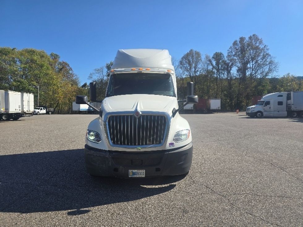 Sleeper Tractor-Heavy Duty Tractors-International-2019-LT625-Martinsville-VA-650,260\n\t\tmiles-$ 32,500 - Image 2