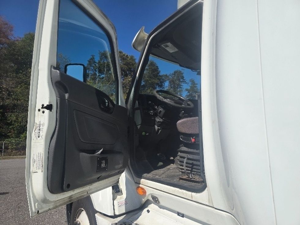 Sleeper Tractor-Heavy Duty Tractors-International-2019-LT625-Martinsville-VA-650,260\n\t\tmiles-$ 32,500 - Image 9