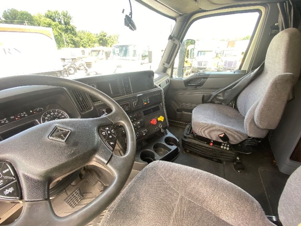 Sleeper Tractor-Heavy Duty Tractors-International-2019-LT625-Martinsville-VA-685,195\n\t\tmiles-$ 32,250 - Image 10