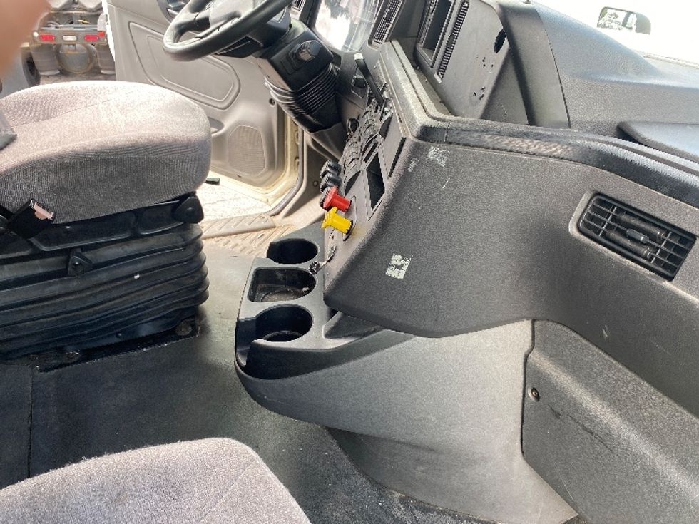 Sleeper Tractor-Heavy Duty Tractors-International-2019-LT625-Martinsville-VA-685,195\n\t\tmiles-$ 32,250 - Image 14