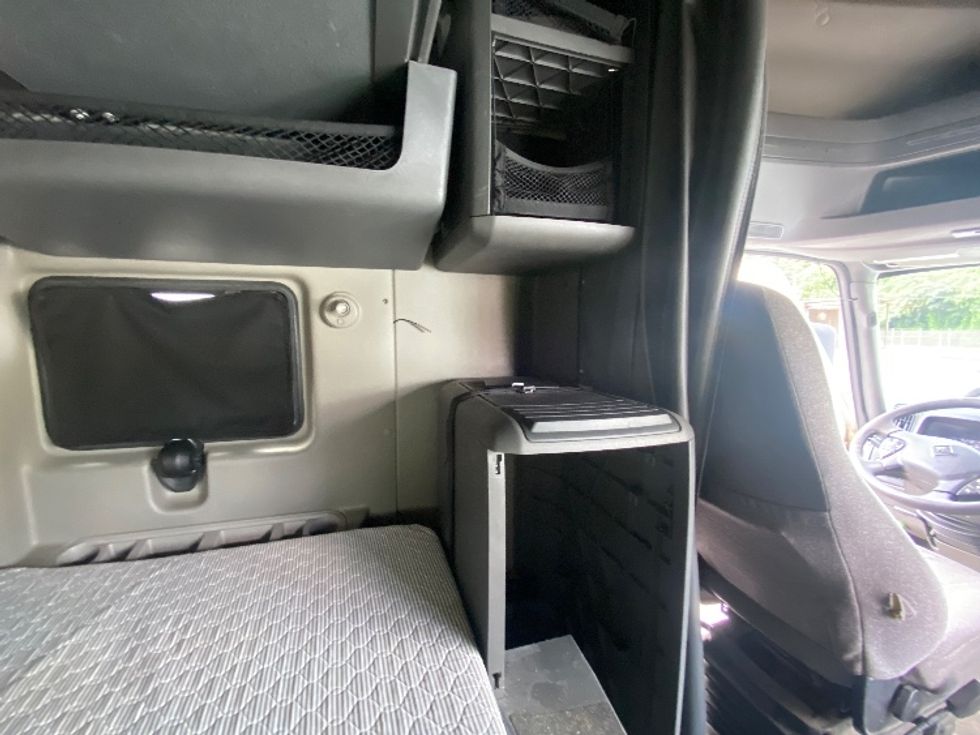 Sleeper Tractor-Heavy Duty Tractors-International-2019-LT625-Martinsville-VA-685,195\n\t\tmiles-$ 32,250 - Image 17