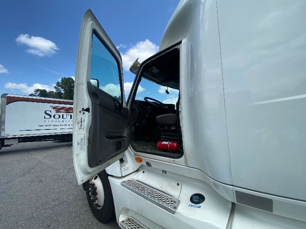 Sleeper Tractor-Heavy Duty Tractors-International-2019-LT625-Martinsville-VA-685,195\n\t\tmiles-$ 32,250 - Image 9