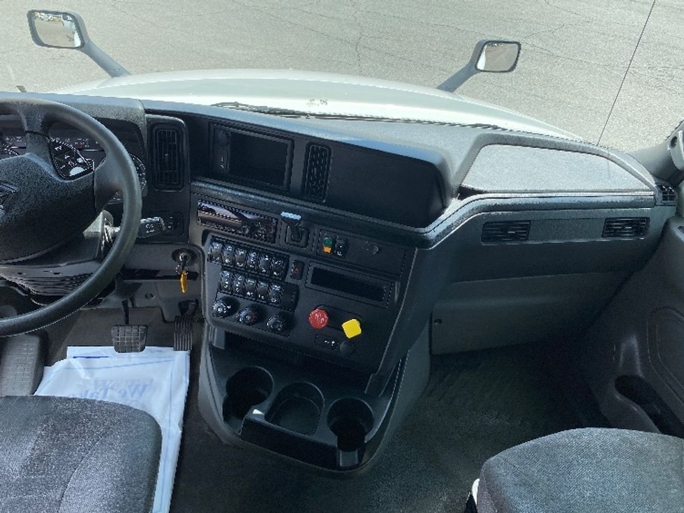 Sleeper Tractor-Heavy Duty Tractors-International-2019-LT625-Martinsville-VA-761,956\n\t\tmiles-$ 28,250 - Image 12