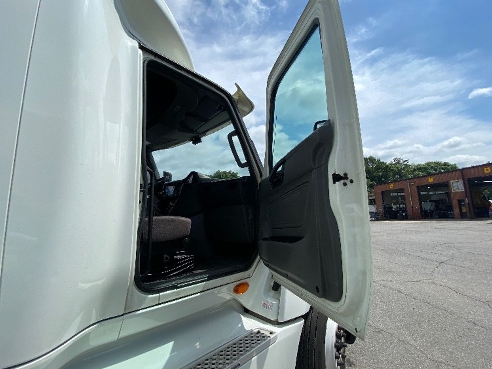 Sleeper Tractor-Heavy Duty Tractors-International-2019-LT625-Martinsville-VA-761,956\n\t\tmiles-$ 28,250 - Image 13