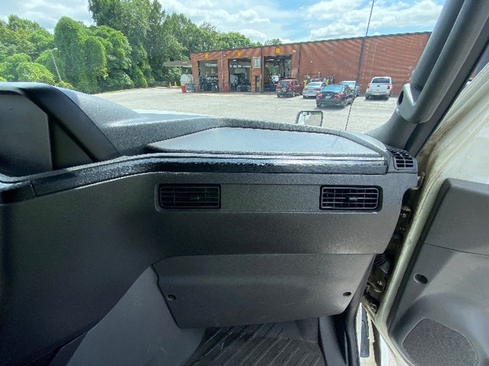 Sleeper Tractor-Heavy Duty Tractors-International-2019-LT625-Martinsville-VA-761,956\n\t\tmiles-$ 28,250 - Image 14