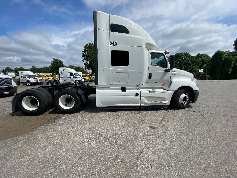 Sleeper Tractor-Heavy Duty Tractors-International-2019-LT625-Martinsville-VA-761,956\n\t\tmiles-$ 28,250 - Image 8