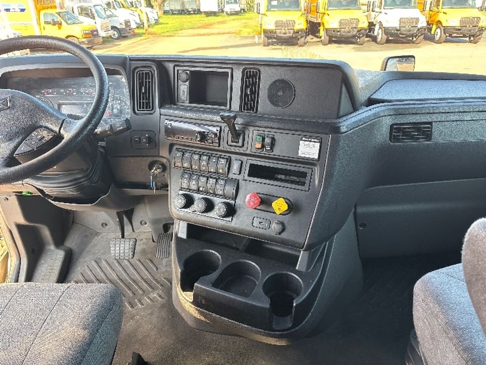Sleeper Tractor-Heavy Duty Tractors-International-2019-LT625-Mebane-NC-375,100\n\t\tmiles-$ 50,750 - Image 12