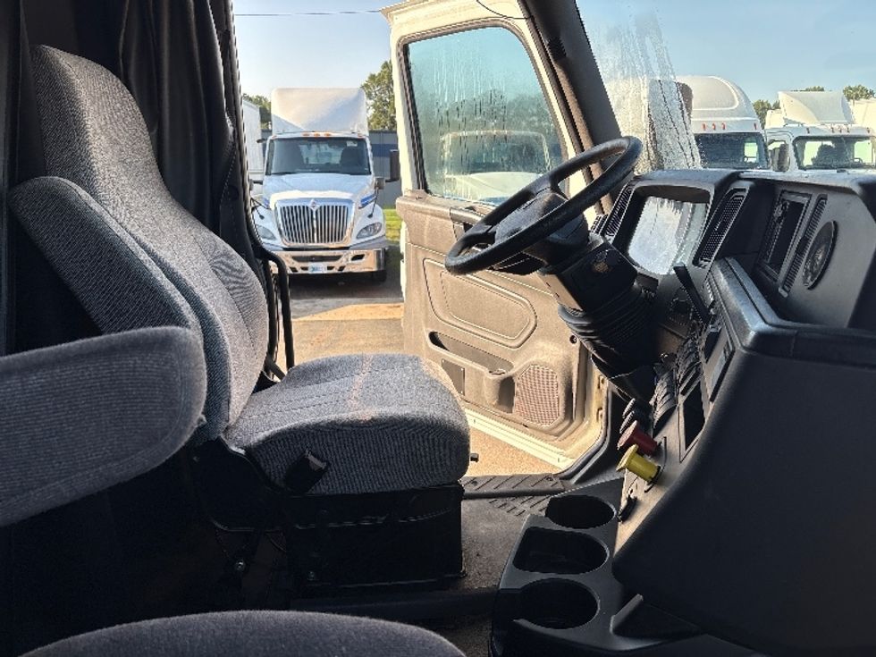 Sleeper Tractor-Heavy Duty Tractors-International-2019-LT625-Mebane-NC-375,100\n\t\tmiles-$ 50,750 - Image 15