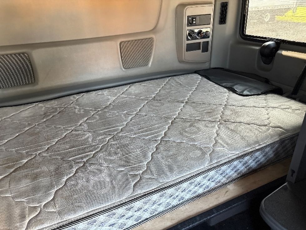 Sleeper Tractor-Heavy Duty Tractors-International-2019-LT625-Mebane-NC-375,100\n\t\tmiles-$ 50,750 - Image 17