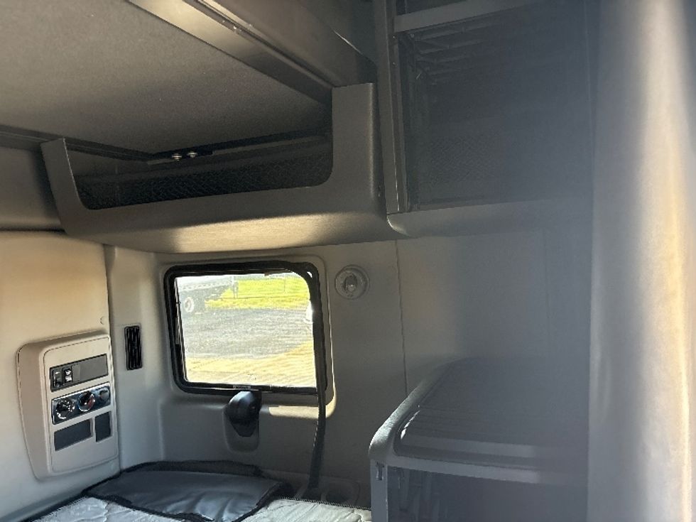 Sleeper Tractor-Heavy Duty Tractors-International-2019-LT625-Mebane-NC-375,100\n\t\tmiles-$ 50,750 - Image 18