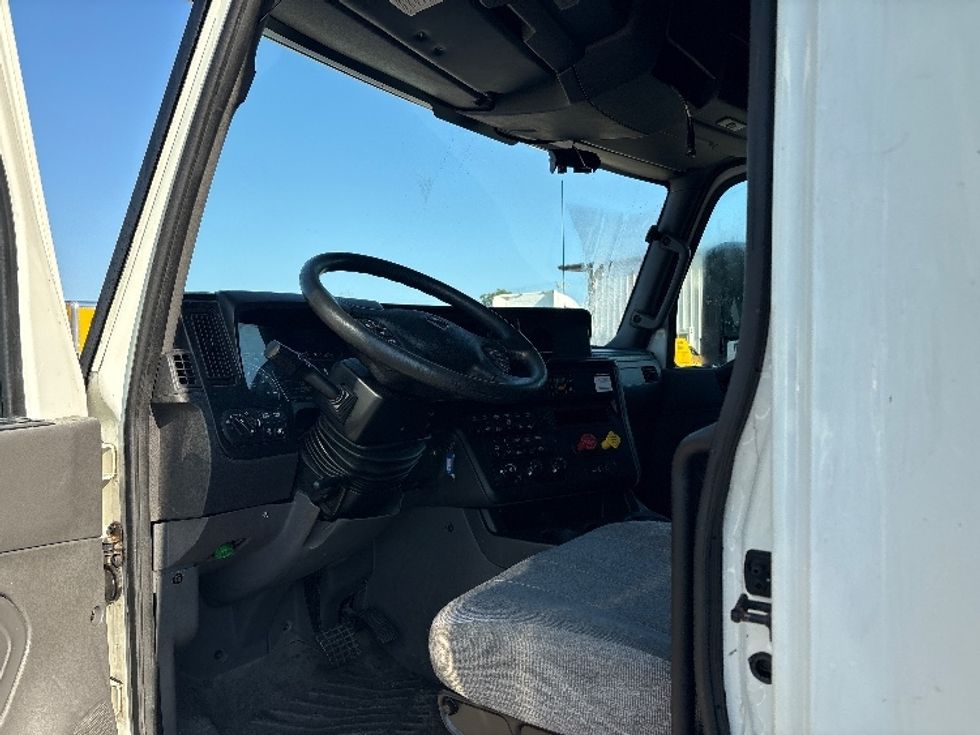 Sleeper Tractor-Heavy Duty Tractors-International-2019-LT625-Mebane-NC-375,100\n\t\tmiles-$ 50,750 - Image 9