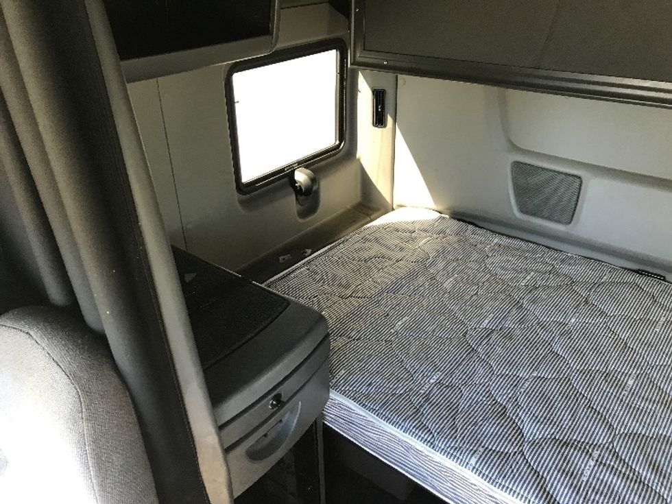 Sleeper Tractor-Heavy Duty Tractors-International-2019-LT625-Montgomery-AL-457,977\n\t\tmiles-$ 29,750 - Image 16