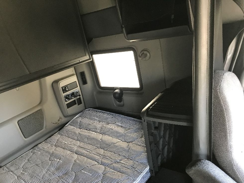 Sleeper Tractor-Heavy Duty Tractors-International-2019-LT625-Montgomery-AL-457,977\n\t\tmiles-$ 29,750 - Image 19