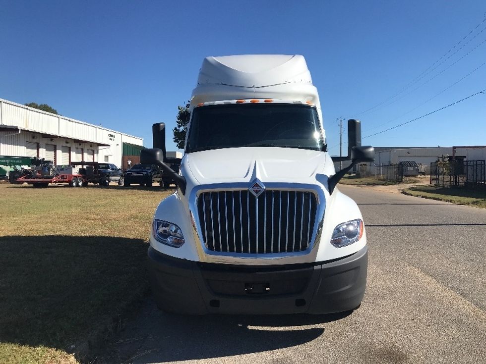 2019 International LT625 LT photo 2