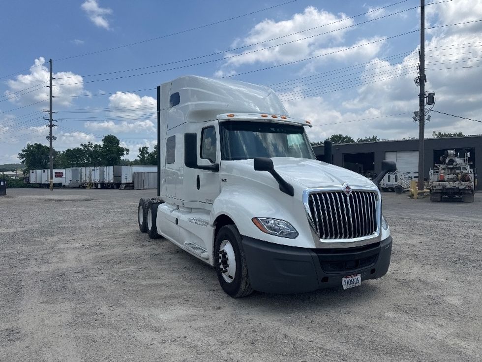 Sleeper Tractor-Heavy Duty Tractors-International-2019-LT625-Newark-OH-492,151\n\t\tmiles-$ 46,750 - Image 1