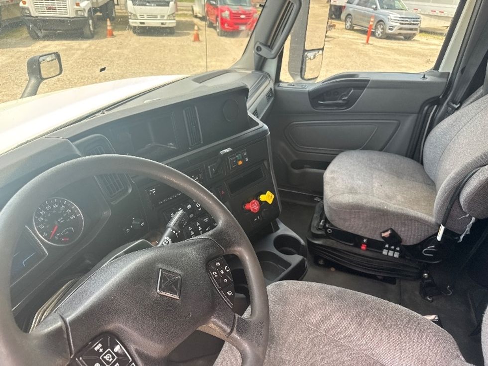 Sleeper Tractor-Heavy Duty Tractors-International-2019-LT625-Newark-OH-492,151\n\t\tmiles-$ 46,750 - Image 10